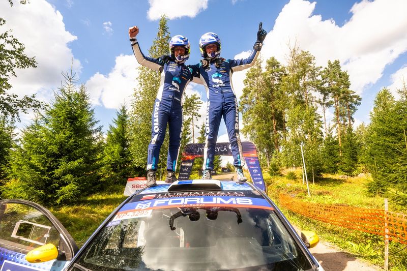 WRC 2 Ganador Roope Korhonen, Anssi Viinikka, Rautio Motorsport Toyota GR Yaris Rally2