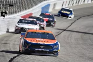 Brad Keselowski, Team Penske, Ford Mustang, Denny Hamlin, Joe Gibbs Racing, Toyota Camry FedEx Ground