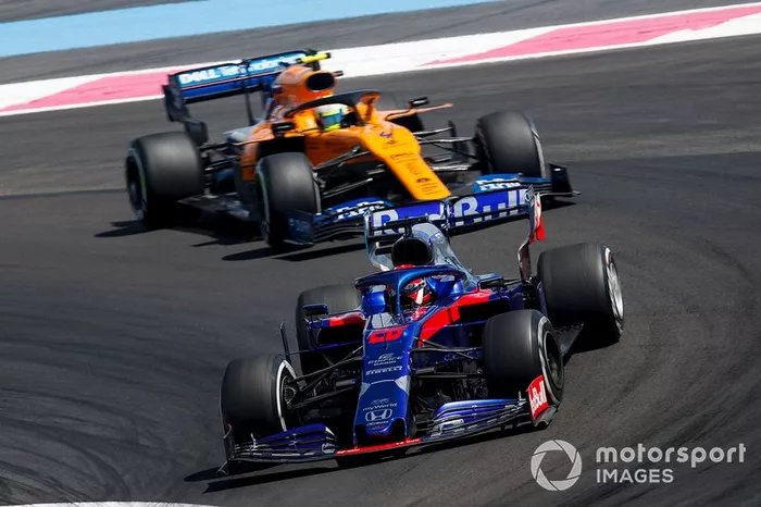 Daniil Kvyat, Toro Rosso STR14, Lando Norris, McLaren MCL34