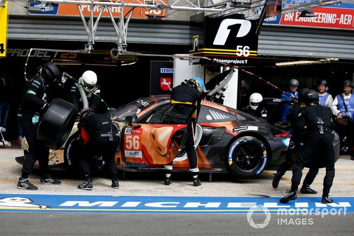 #56 Team Project 1 Porsche 911 RSR: Jörg Bergmeister, Patrick Lindsey, Egidio Perfetti