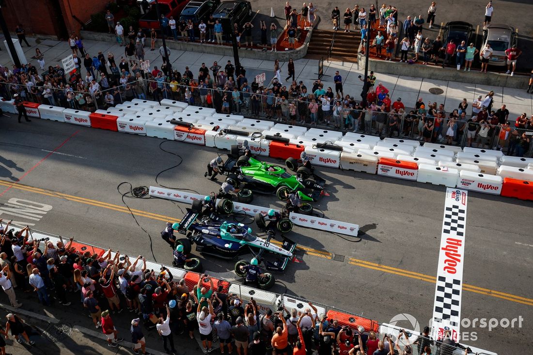 Marcus Ericsson, Andretti Global Honda, Romain Grosjean, Juncos Hollinger Racing Chevrolet, Pit Stop Competition 