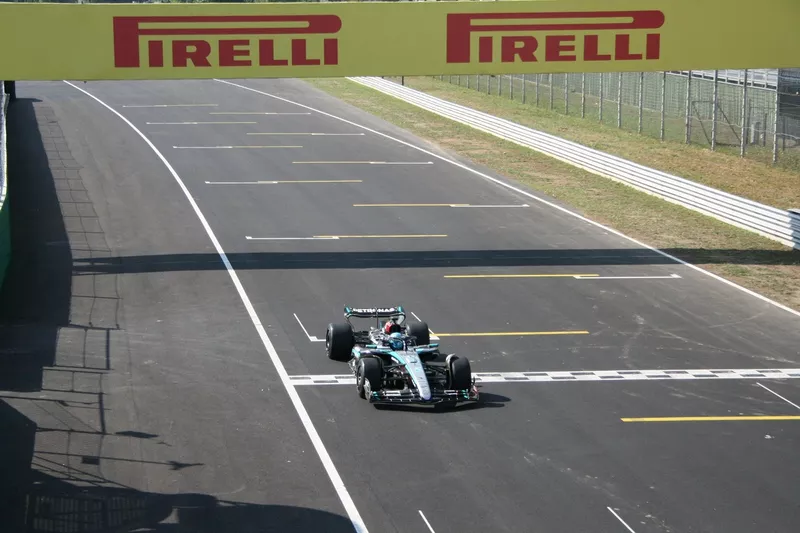 George Russell, Mercedes, Test Pirelli Monza