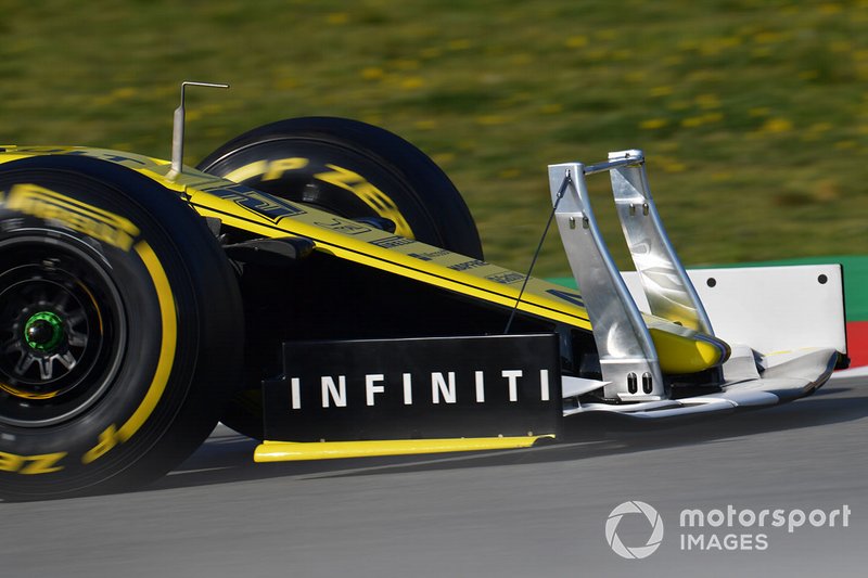 Nico Hulkenberg, Renault F1 Team R.S. 19, con dei tiranti sull'ala anteriore