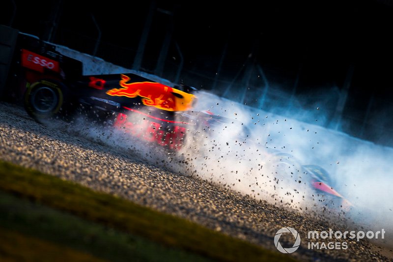 Разворот: Пьер Гасли, Red Bull Racing RB15