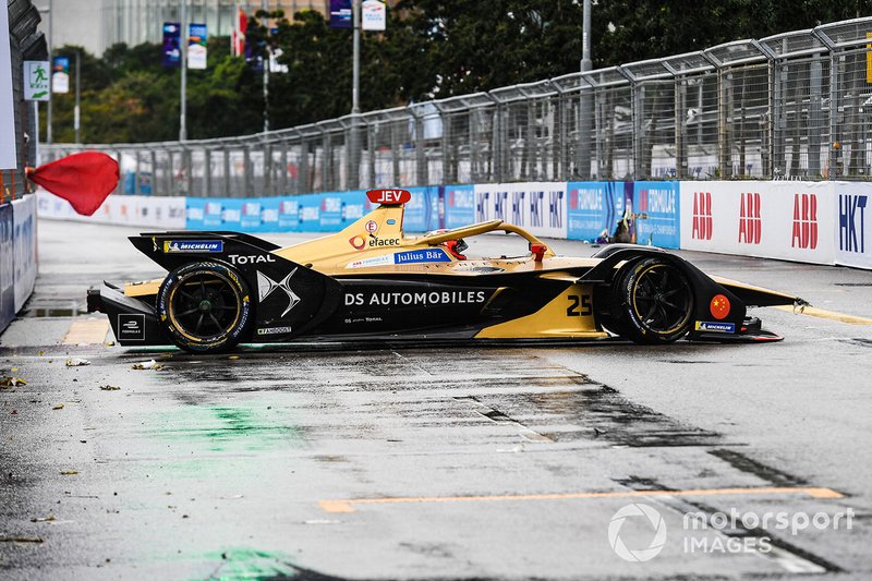 Jean-Eric Vergne, DS TECHEETAH, DS E-Tense FE19 attempts to turn his car after spinning on the straight