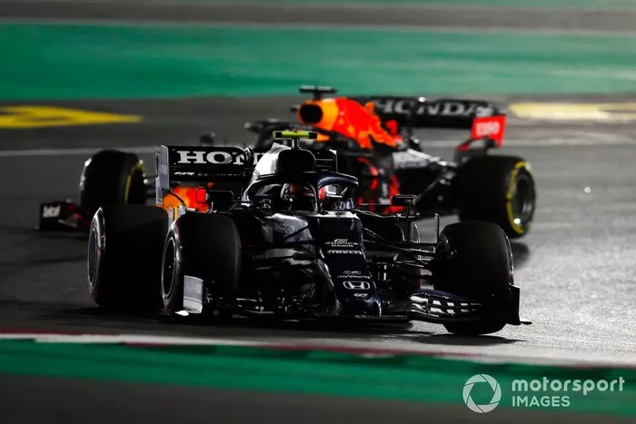 Pierre Gasly, AlphaTauri AT02, Max Verstappen, Red Bull Racing RB16B