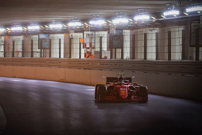 Carlos Sainz Jr., Ferrari SF21