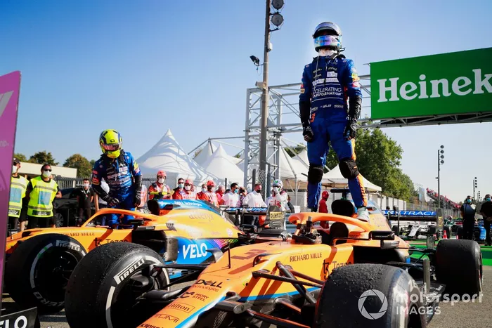 Ganador Daniel Ricciardo, McLaren, celebra en Parc Ferme y el segundo lugar Lando Norris, McLaren