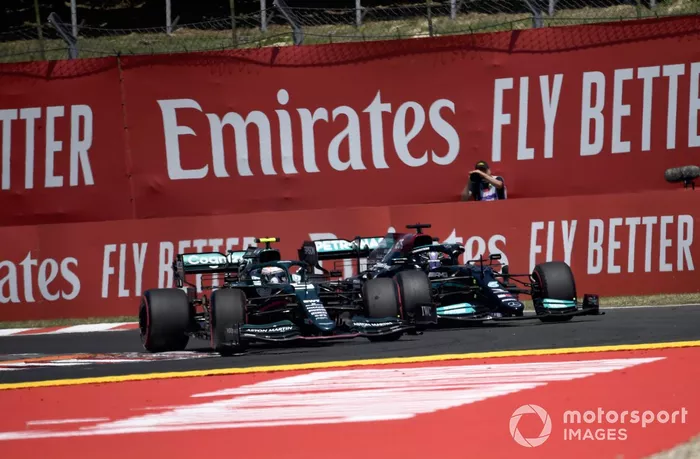 Sebastian Vettel, Aston Martin AMR21, Lewis Hamilton, Mercedes W12