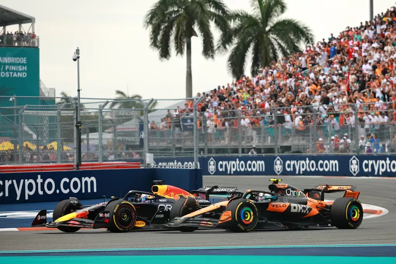 Max Verstappen, Red Bull Racing, Lando Norris, McLaren