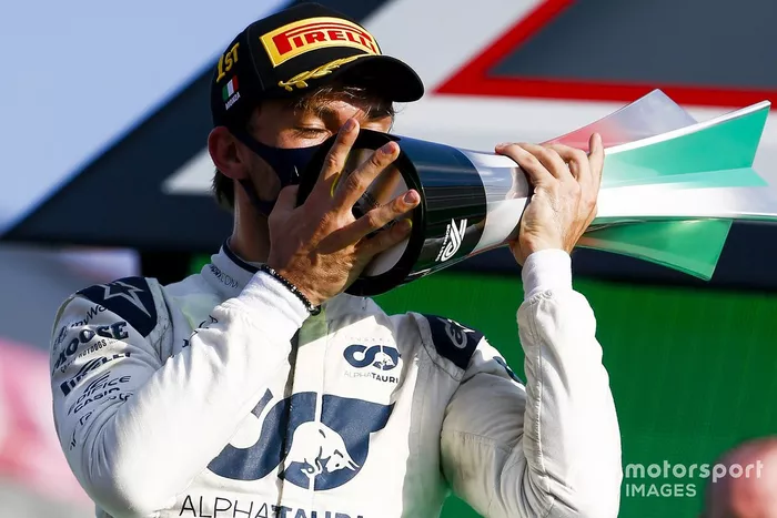 Podio: ganador Pierre Gasly, AlphaTauri