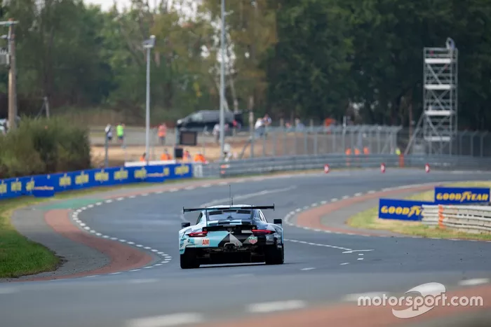 #77 Dempsey-Proton Racing - Porsche 911 RSR: Christian Ried, Riccardo Pera, Matt Campbell