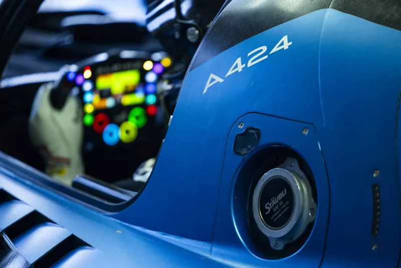 Alpine A424