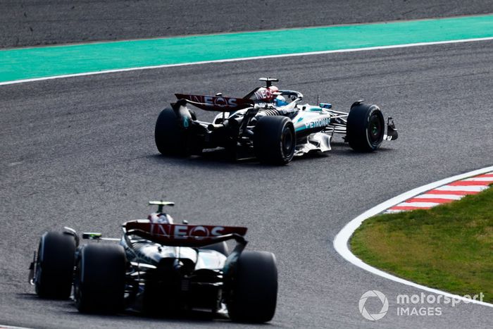 George Russell, Mercedes F1 W15 Lewis Hamilton, Mercedes F1 W15 