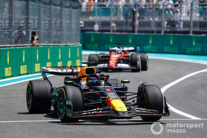 Max Verstappen, Red Bull Racing RB20, Charles Leclerc, Ferrari SF-24