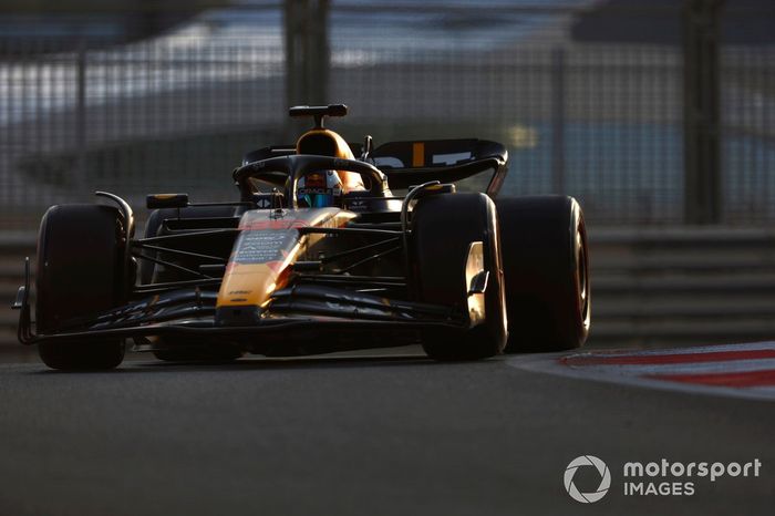 Jake Dennis, Red Bull Racing RB19 