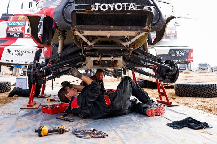 #217 Toyota Gazoo Racing Toyota: Henk Lategan, Brett Cummings