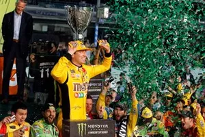 Race winner and Champion Kyle Busch, Joe Gibbs Racing, Toyota Camry M&M'