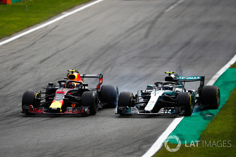 Max Verstappen, Red Bull Racing RB14 Tag Heuer, batalla con Valtteri Bottas, Mercedes AMG F1 W09