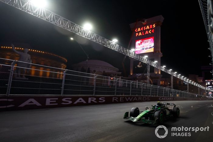 Zhou Guanyu, Stake F1 Team KICK Sauber C44 