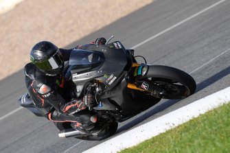 Lewis Hamilton, Yamaha R1