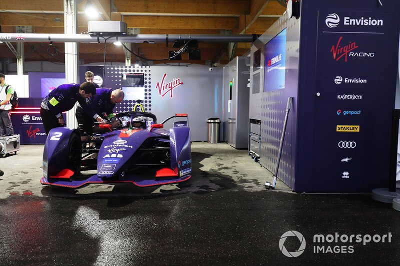 Sam Bird, Envision Virgin Racing sat in his Audi e-tron FE05 in the garage