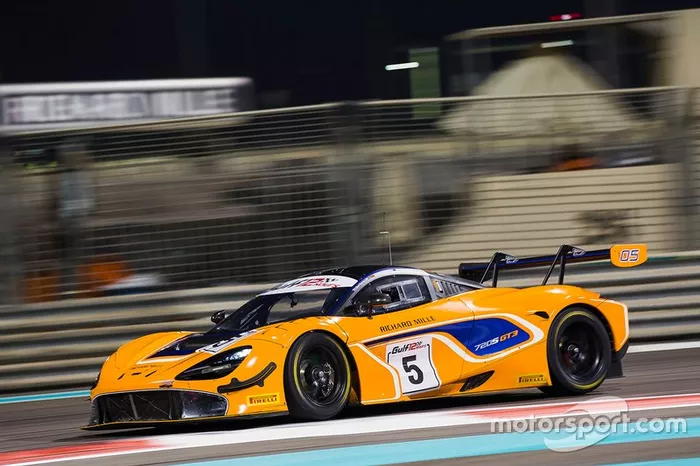 #5 McLaren Customer Racing McLaren 720S GT3: Ben Barnicoat, Alvaro Parente, Shane Van Gisbergen
