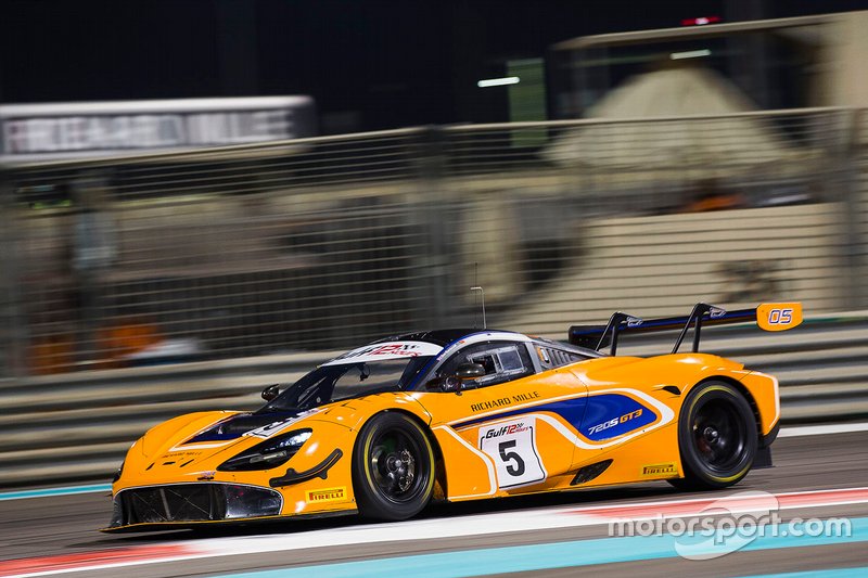 #5 McLaren Customer Racing McLaren 720S GT3: Ben Barnicoat, Alvaro Parente, Shane Van Gisbergen