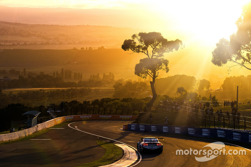 2. #1 Nissan Motorsports Nissan GT-R Nismo GT3: Рік Келлі, Катсумаса Чійо, Флоріан Штраусс