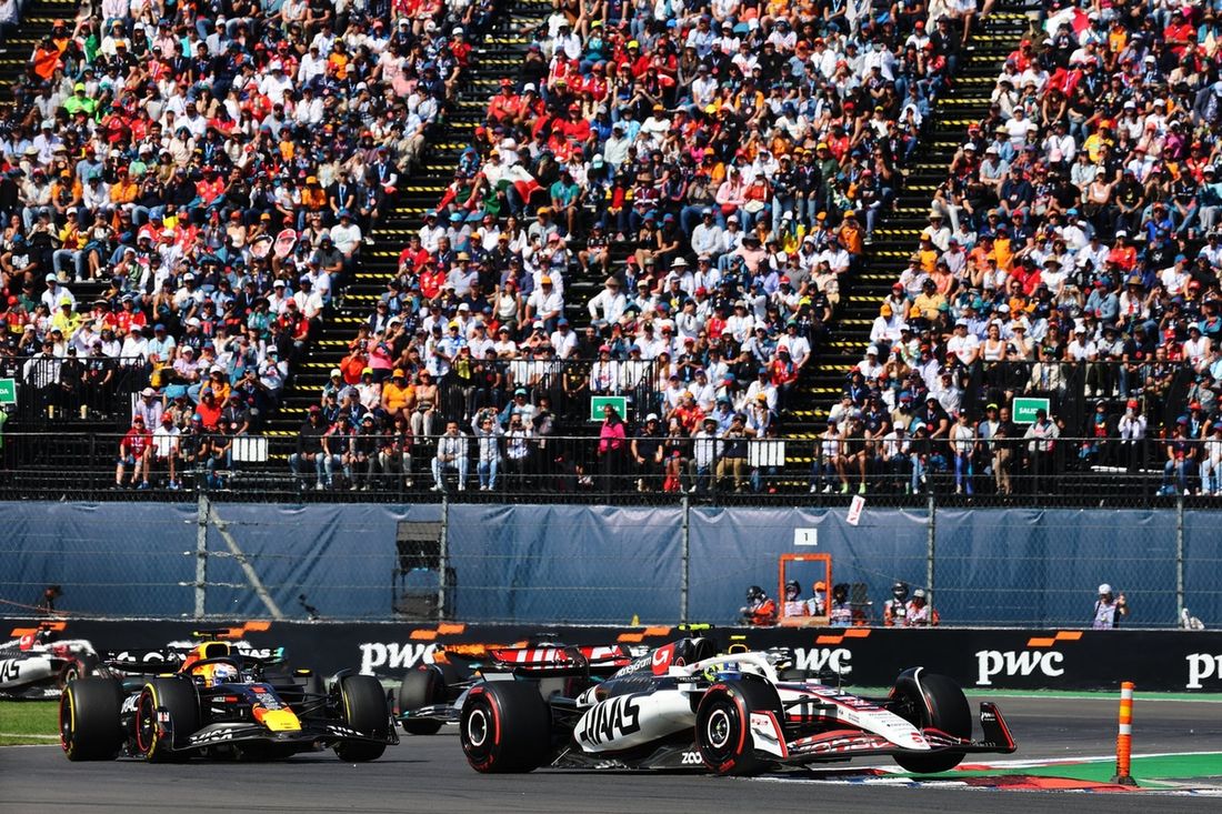 Max Verstappen, Red Bull Racing, Oliver Bearman, Haas F1 Team