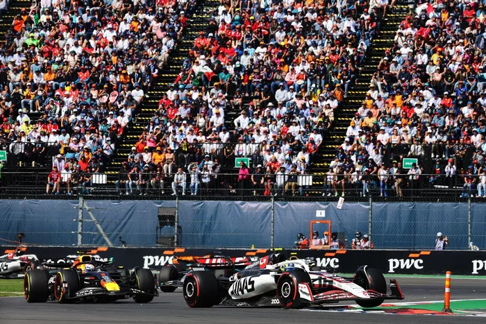 Max Verstappen, Red Bull Racing, Oliver Bearman, Haas F1 Team