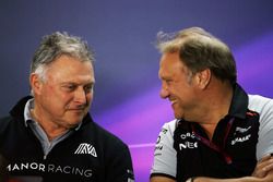 Dave Ryan, Manor Racing Director de Carrera con Robert Fernley, Sahara Force India F1 Team Subdirect