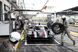 #1 Porsche Team Porsche 919 Hybrid: Timo Bernhard, Mark Webber, Brendon Hartley