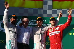 Подиум: победитель Нико Росберг, Mercedes AMG F1 Team, второе место - Льюис Хэмилтон, Mercedes AMG F