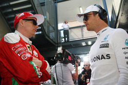 Kimi Raikkonen, Ferrari y Nico Rosberg, Mercedes AMG F1 Team