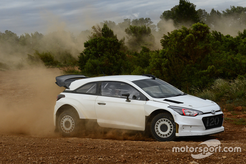 Test Hyundai i20 WRC 2017