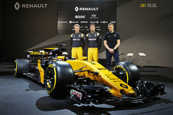 Nico Hulkenberg, Renault Sport F1 Team avec Jolyon Palmer, Renault Sport F1 Team; Sergey Sirotkin, troisième pilote Renault Sport F1 Team et la Renault Sport F1 Team R.S.17