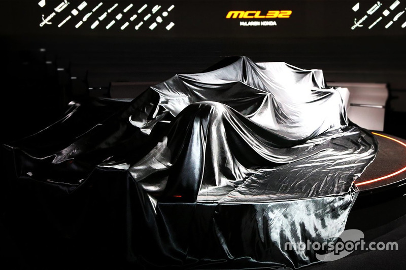 Der abgedeckte McLaren MCL32