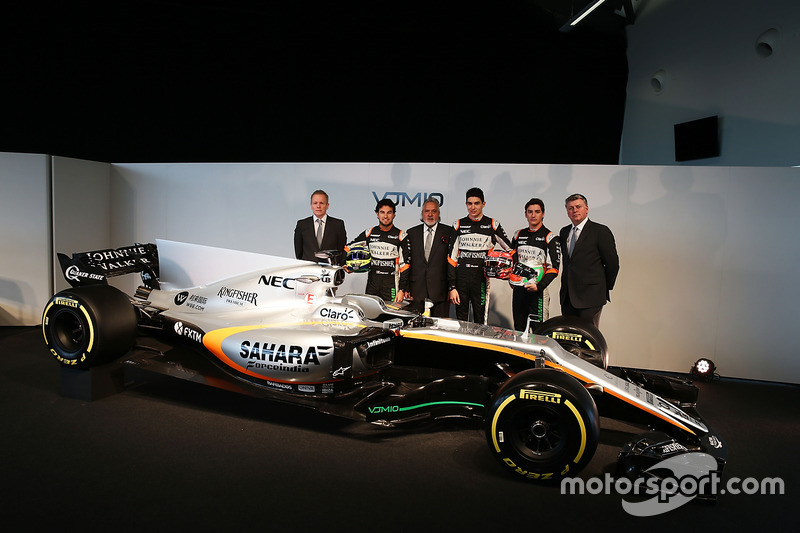 Andrew Green, Sergio Perez, Vijay Mallya, Esteban Ocon, Alfonso Celis Jr., Otmar Szafnauer und der F