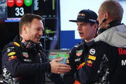 Christian Horner, Team Principal, Red Bull Racing, Max Verstappen, Red Bull Racing, et Helmut Markko, conseiller, Red Bull Racing