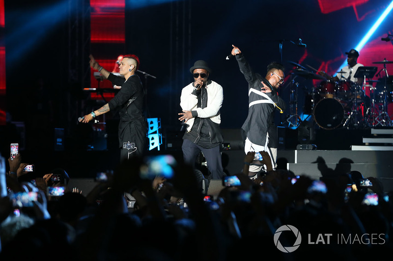 Азербайджан: группа Black Eyed Peas