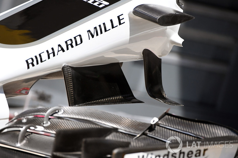 Ala delantera del Haas F1 Team VF-17