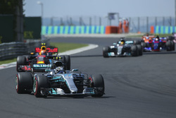 Valtteri Bottas, Mercedes AMG F1 W08, Max Verstappen, Red Bull Racing RB13, Lewis Hamilton, Mercedes AMG F1 W08