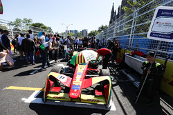 Lucas di Grassi, ABT Schaeffler Audi Sport, in griglia