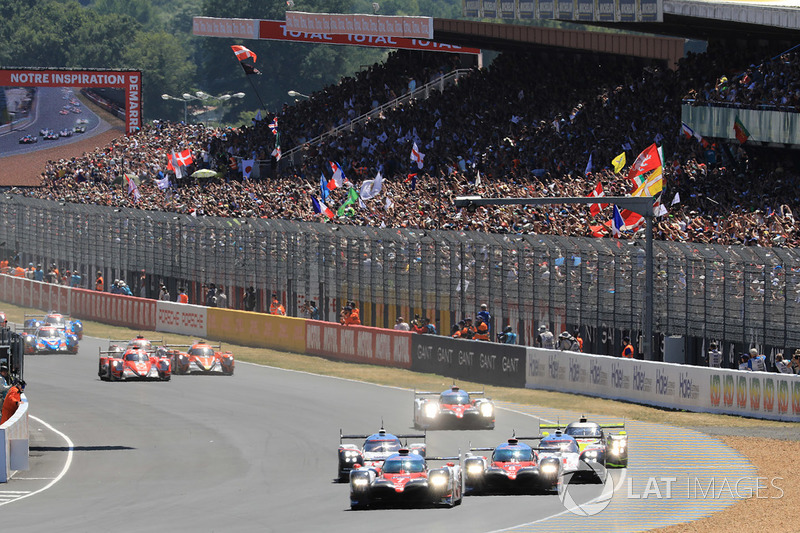 Partenza: #7 Toyota Gazoo Racing Toyota TS050 Hybrid: Mike Conway, Kamui Kobayashi, Stéphane Sarrazin al comando