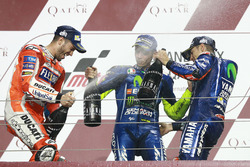 Podium : le vainqueur Maverick Viñales, Yamaha Factory Racing, le deuxième, Andrea Dovizioso, Ducati Team, le troisième, Valentino Rossi, Yamaha Factory Racing