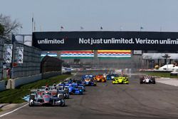 Start: Will Power, Team Penske Chevrolet leads