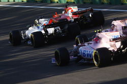 Sebastian Vettel, Ferrari SF70H, Felipe Massa, Williams FW40, Sergio Pérez, Sahara Force India F1 VJ