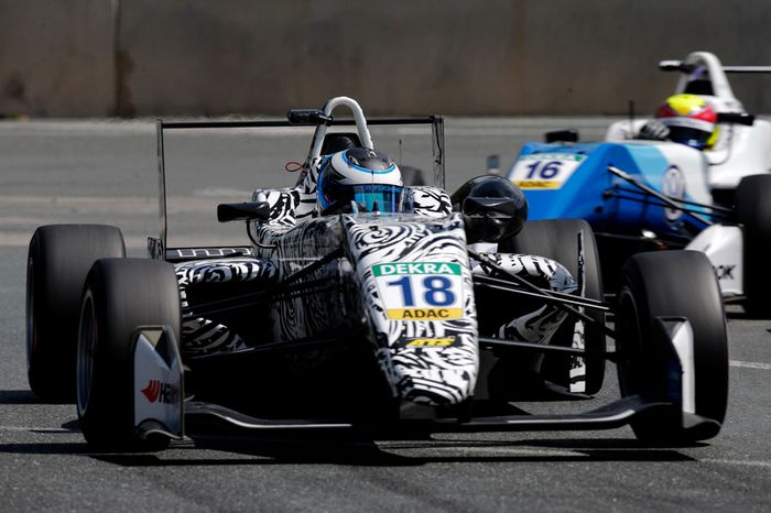 Julian Hanses, ma-con Dallara F317 - Volkswagen