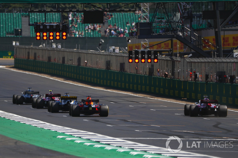 Льюіс Хемілтон, Mercedes-AMG F1 W09, Шарль Леклер, Sauber C37, Ніко Хюлькенберг, Renault Sport F1 Team R.S. 18, Даніель Ріккардо, Red Bull Racing RB14, Маркус Ерікссон, Sauber C37, тренують старт